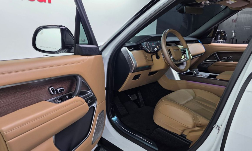 Land Rover Range Rover D350 Autobiography Long Wheel Base, 2025
