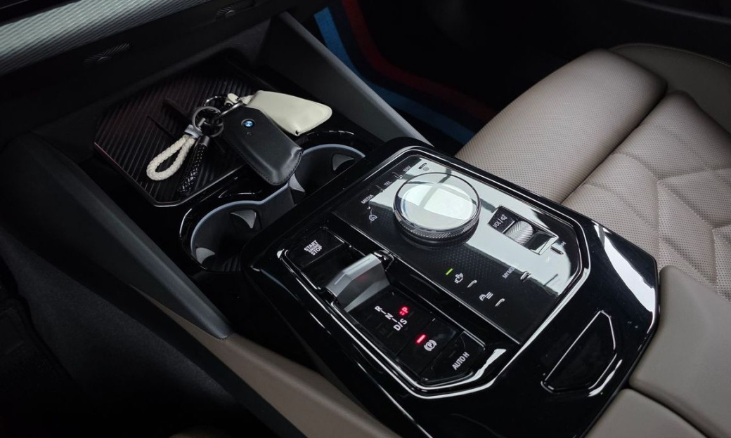 BMW 5-Series 520i M Sport, 2024