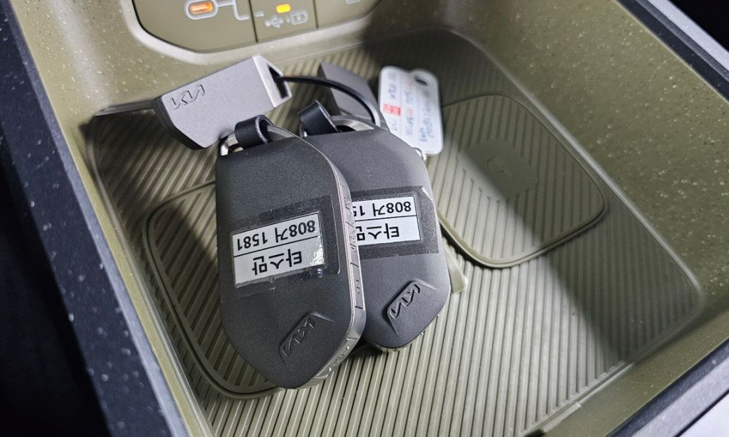 Kia Tasman 2.5T Gasoline 4WD, 2026