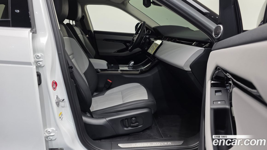 Land Rover Range Rover Evoque P250 Dynamic SE, 2025