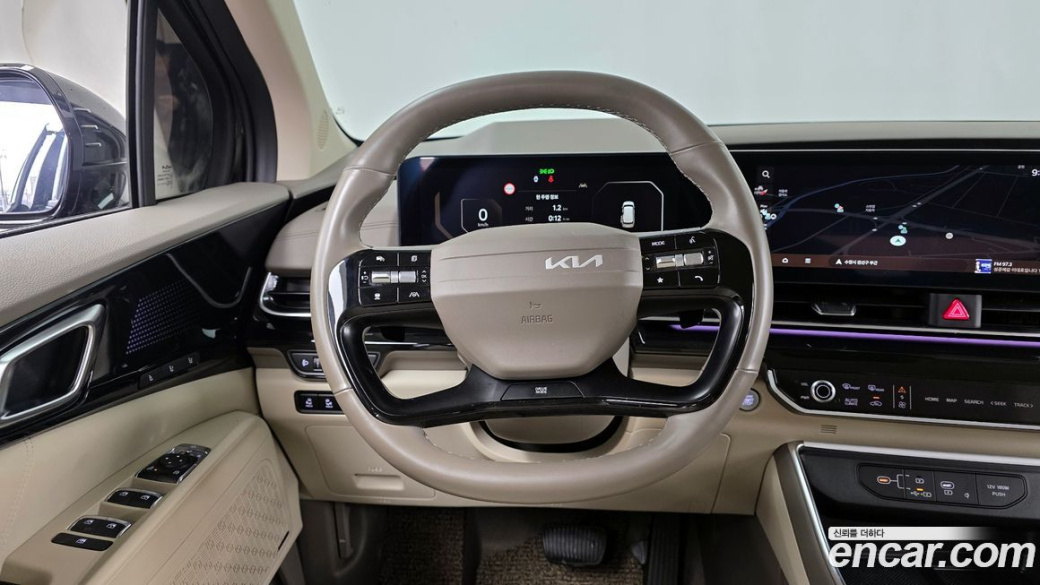 Kia Carnival 9-Seater Signature, 2025