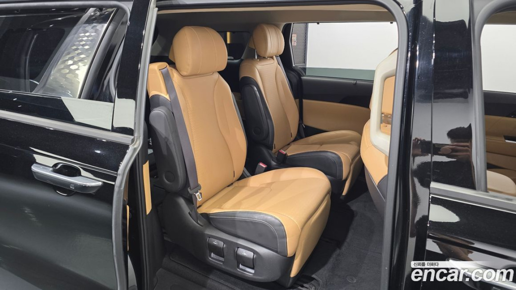 Kia Carnival 7-Seater Signature, 2023