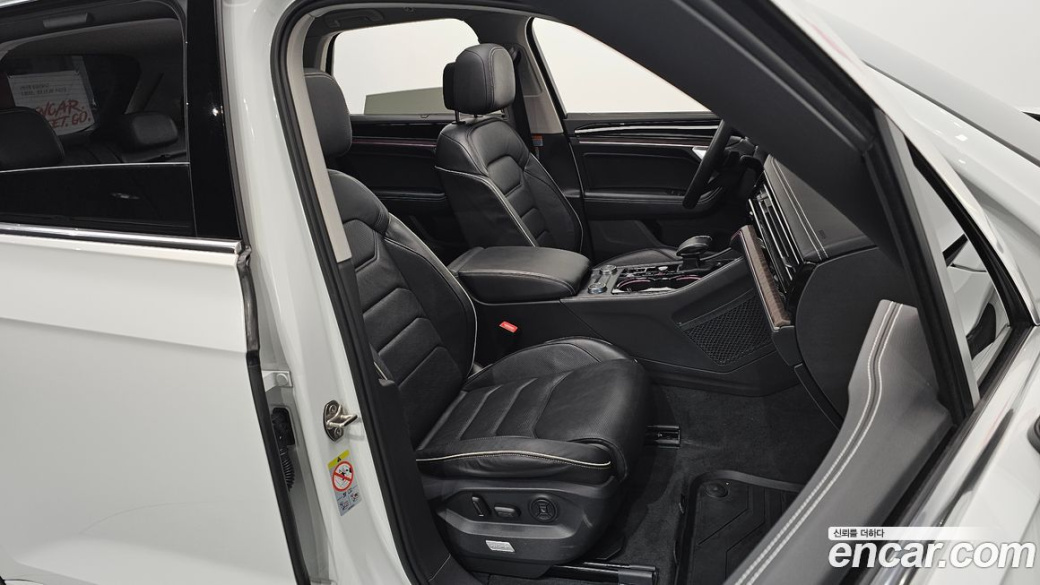 Volkswagen Touareg 3.0 TDI Prestige, 2024