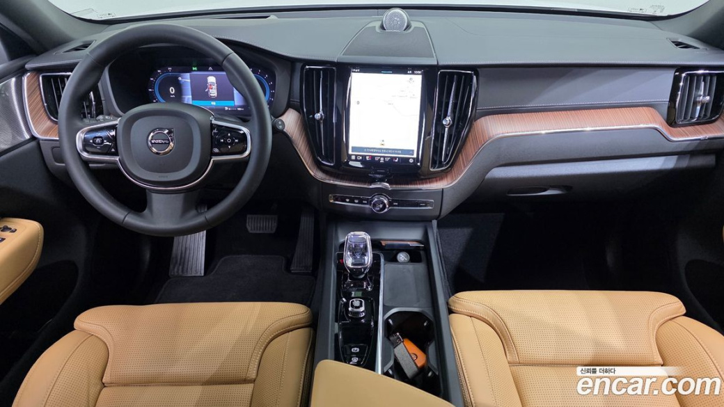 Volvo XC60 B5 Ultimate Bright, 2024
