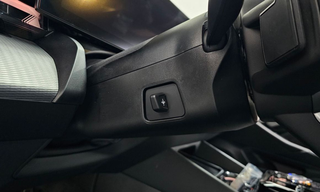 BMW 5-Series 530i xDrive M Sport, 2025