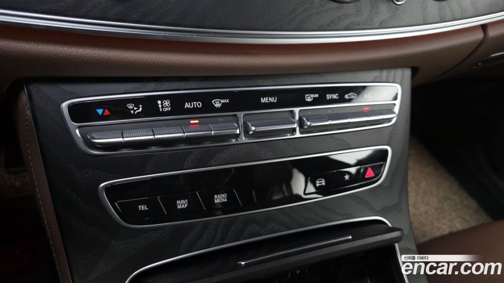 Mercedes-Benz E-Class E250 AMG Line, 2023