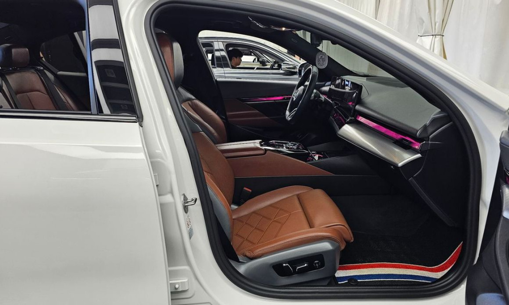 BMW 5-Series 530i xDrive M Sport, 2024