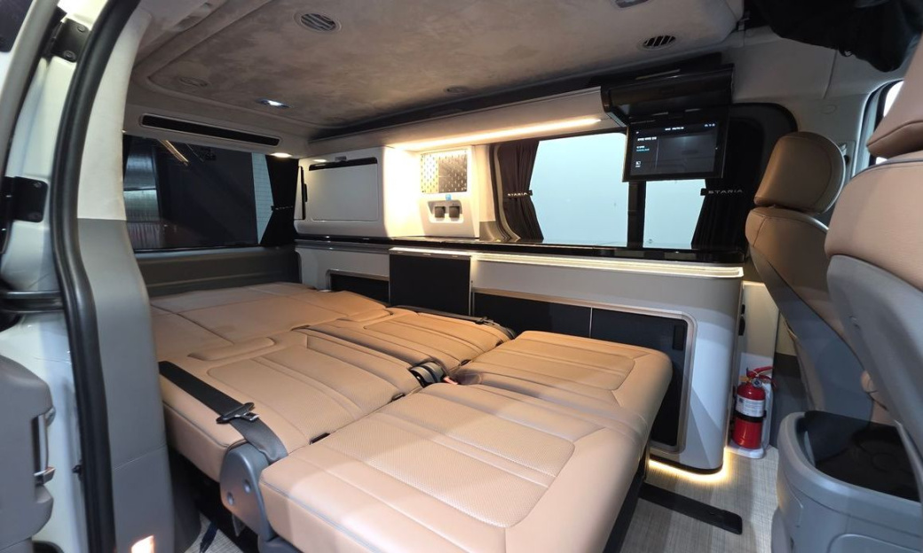 Hyundai Staria 2WD Camping Car, 2024