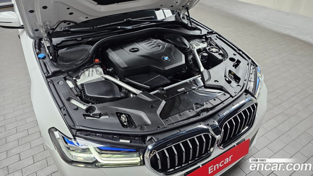 BMW 5-Series 530i M Sport Package, 2023