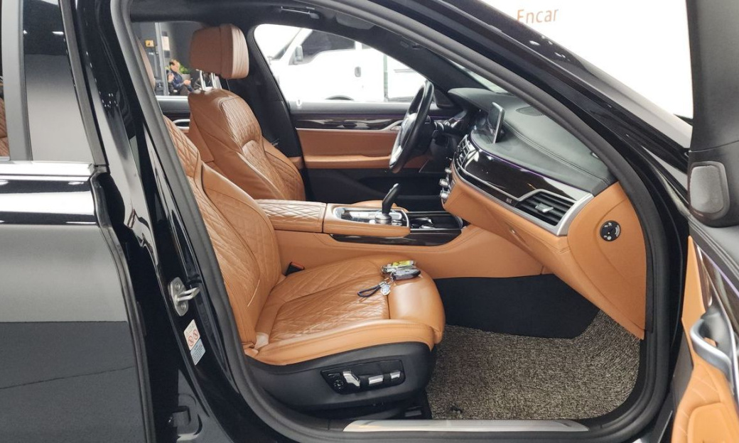 BMW 7-Series 740i Design Pure Excellence, 2022