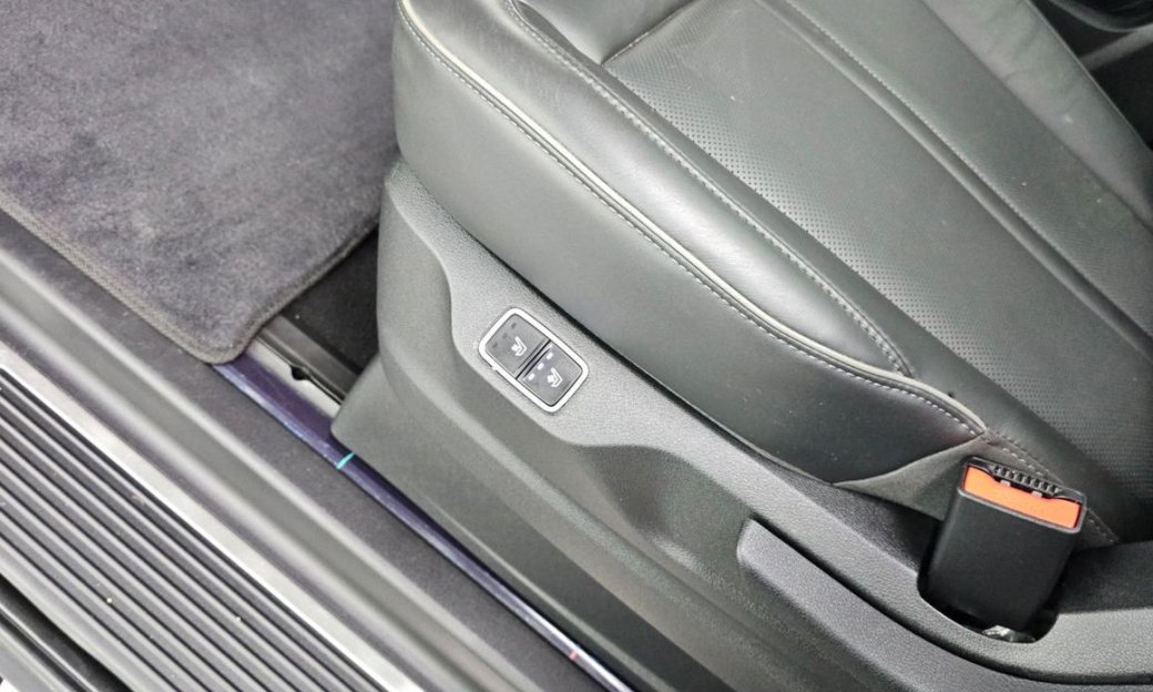 Hyundai Staria 4WD Lounge 9-Seater, 2025