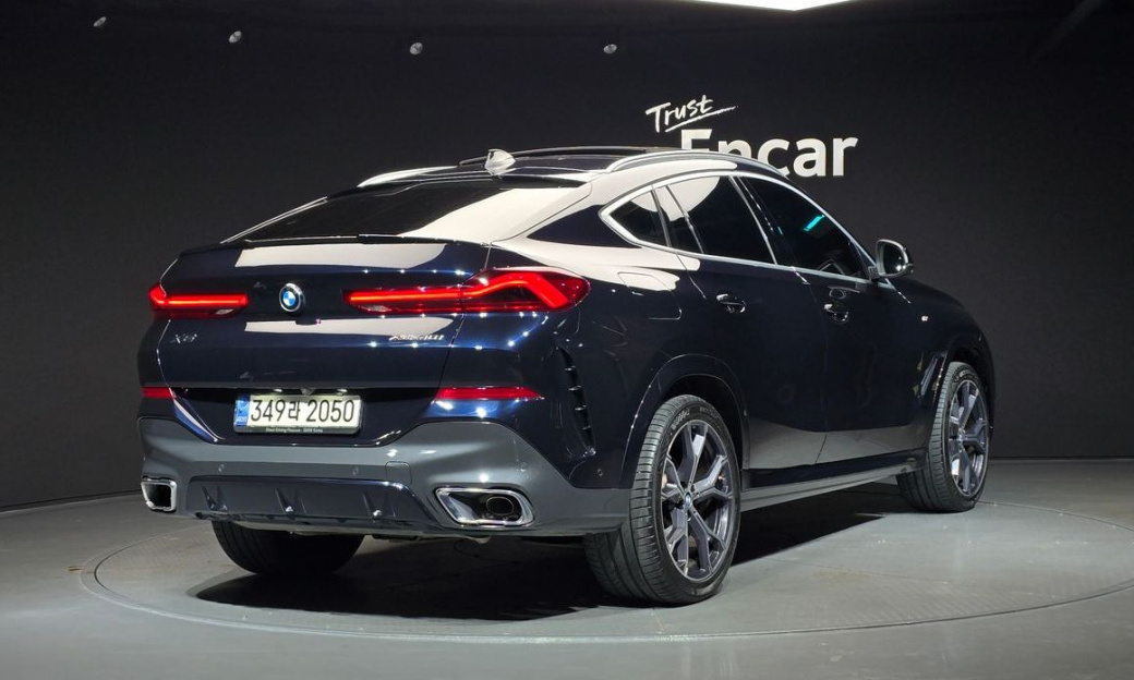 BMW X6 xDrive40i M Sport, 2022