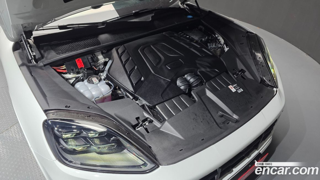 Porsche Cayenne 4.0 GTS Coupe, 2025