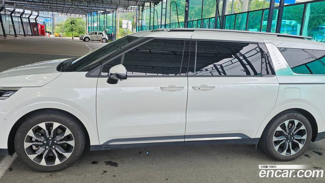 Kia Carnival 7-Seater Signature, 2023