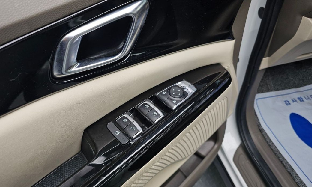 Kia Carnival 9-Seater Noblesse, 2023