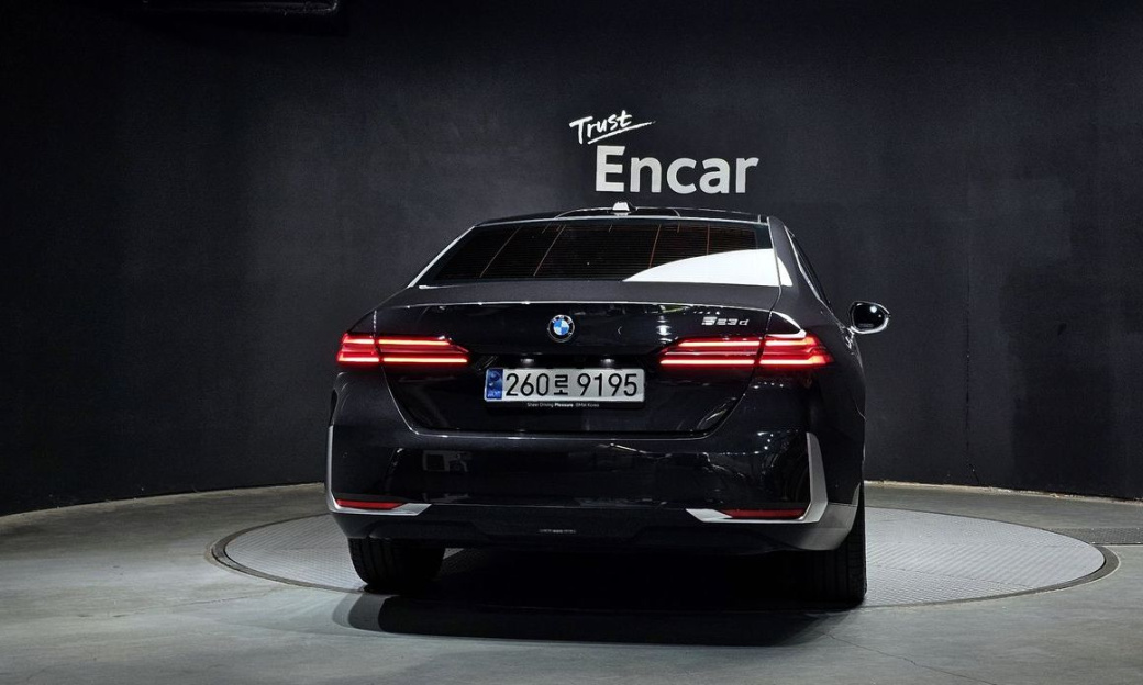 BMW 5-Series 523d, 2025