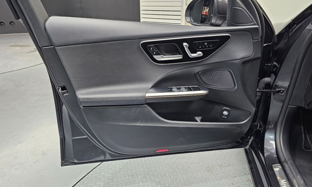 Mercedes-Benz C-Class C300 4MATIC Avantgarde, 2023