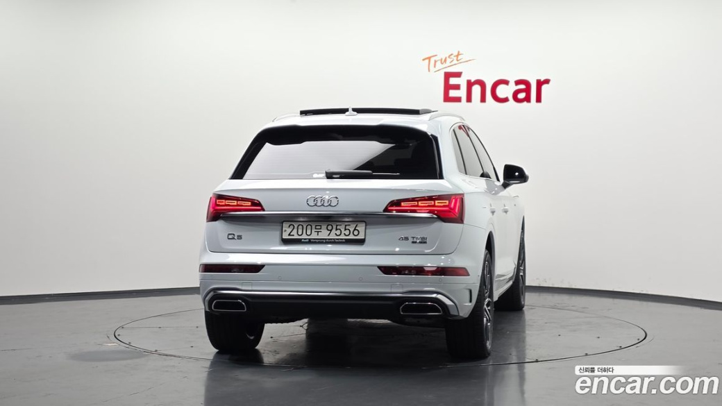Audi Q5 45 TFSI Quattro Premium, 2024