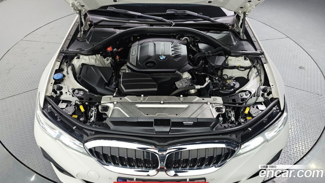 BMW 3-Series 320d Touring M Sport, 2022
