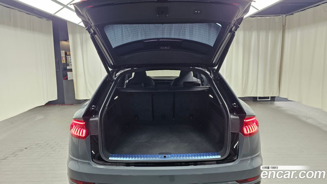 Audi Q8 55 TFSI Quattro Premium, 2023