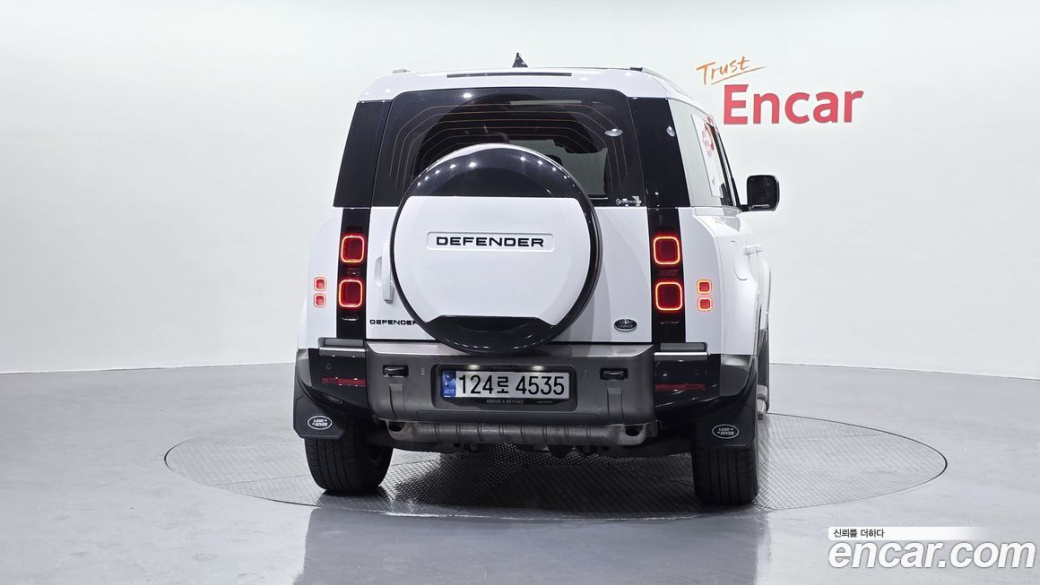 Land Rover Defender 110 P300 X-Dynamic SE, 2022