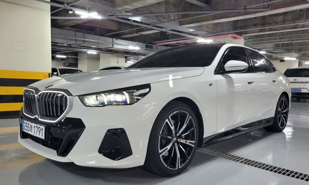 BMW 5-Series 530i xDrive M Sport, 2025