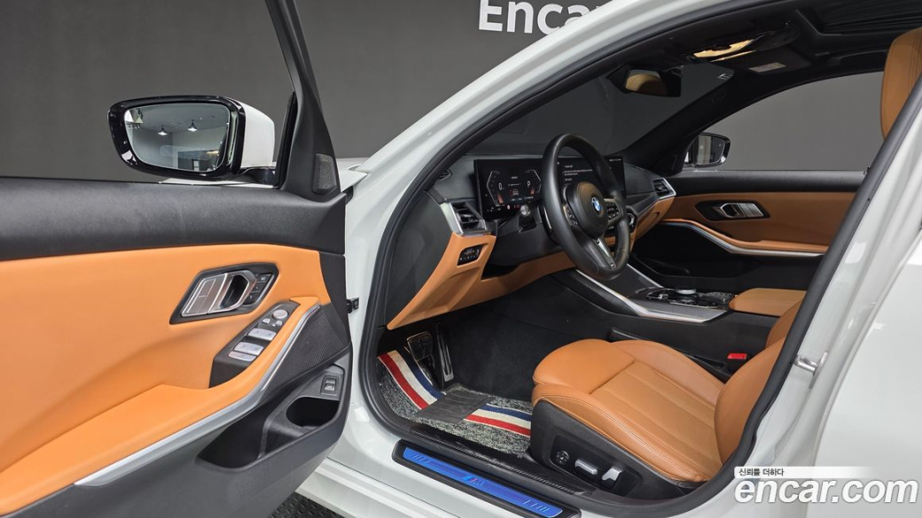 BMW 3-Series 320i M Sport, 2023