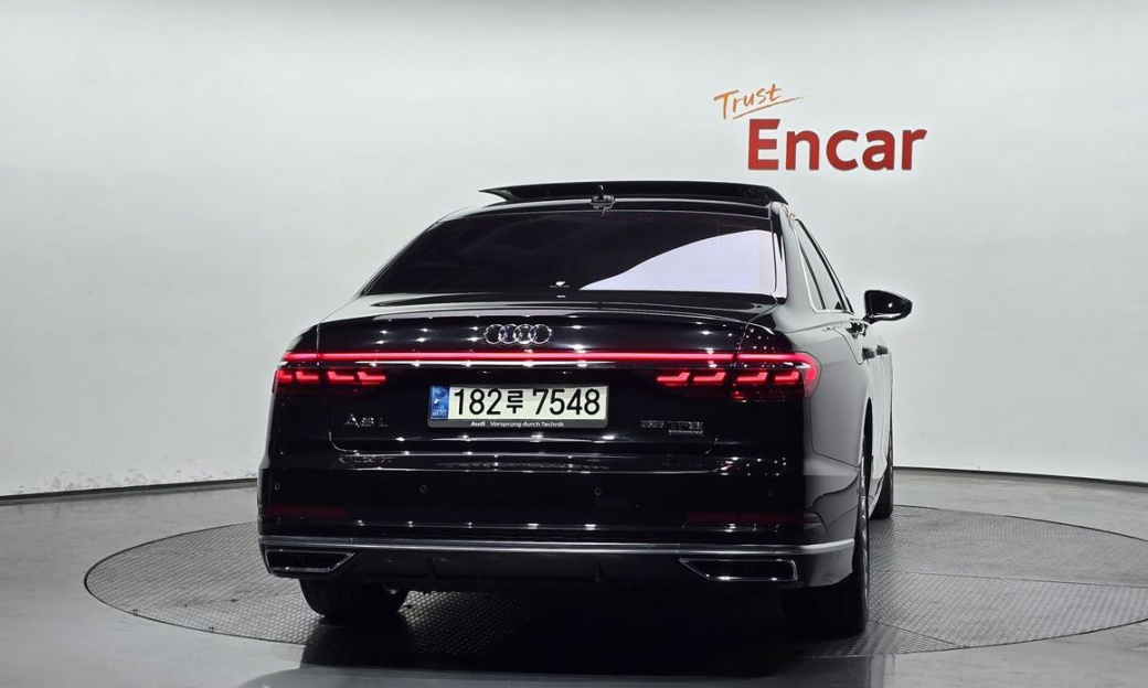 Audi A8 55 TFSI Quattro LWB, 2021