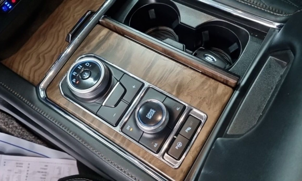 Ford Expedition Platinum 4WD, 2021