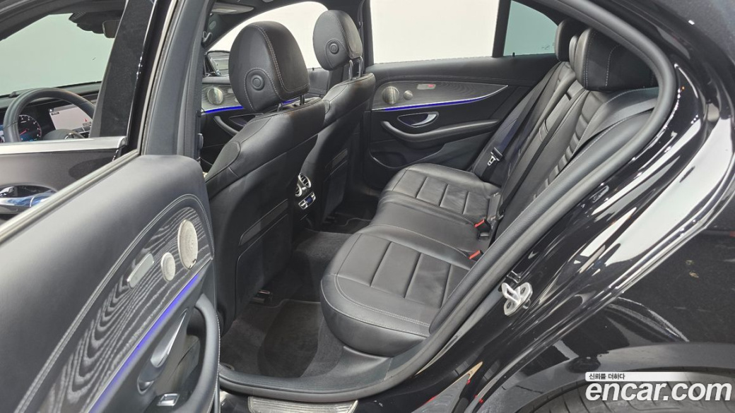 Mercedes-Benz E-Class E350 4MATIC Exclusive, 2023