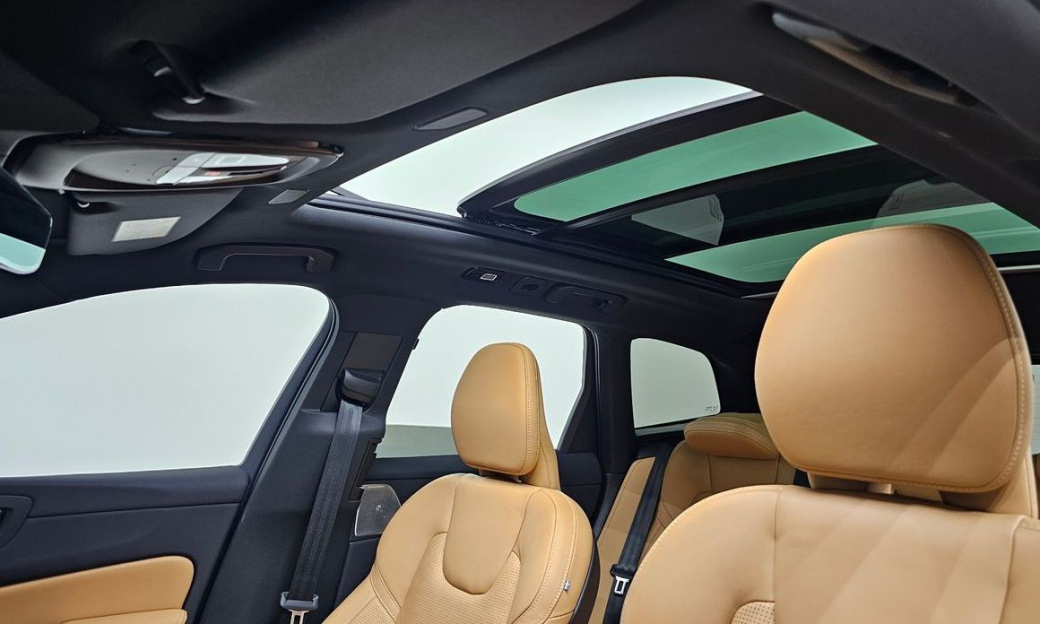 Volvo XC60 B6 Ultimate Bright, 2024