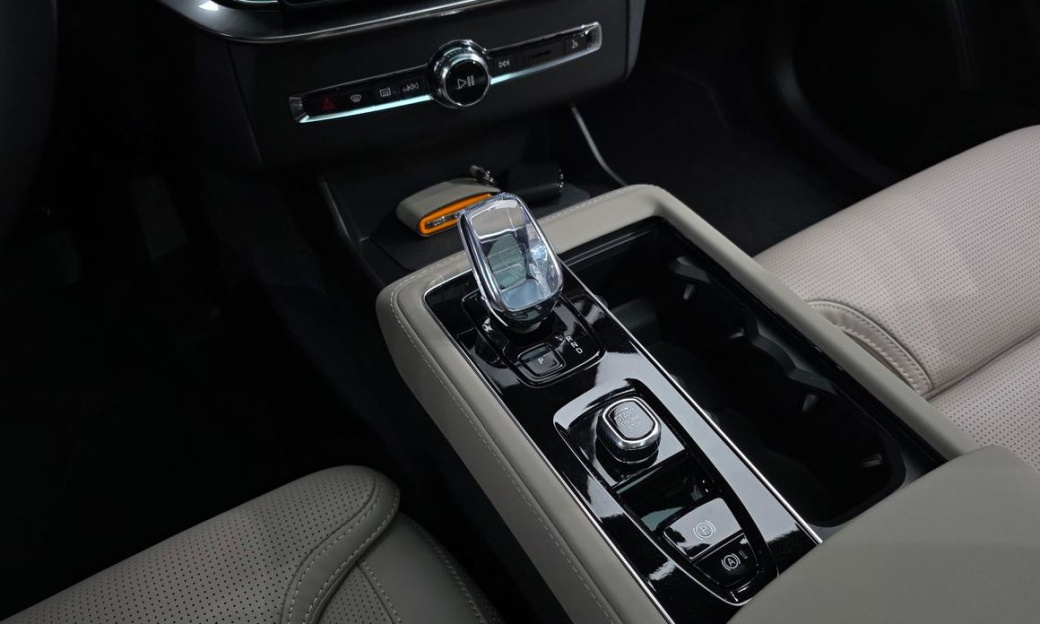 Volvo XC90 B6 Ultra Bright, 2026