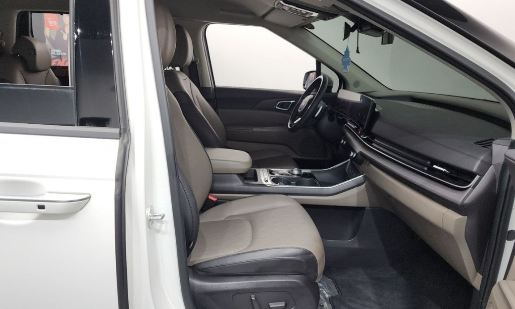 Kia Carnival 9-Seater Noblesse, 2024