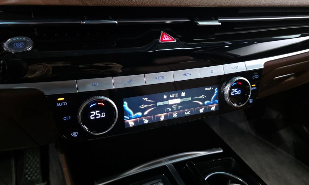 Genesis G80 Gasoline 2.5 Turbo AWD, 2024