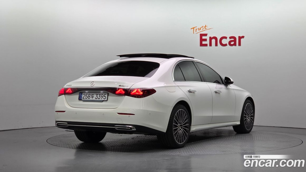 Mercedes-Benz E-Class E450 4MATIC, 2024