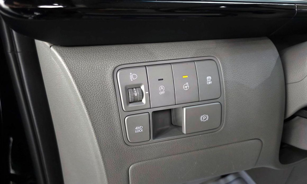 Hyundai Staria 4WD Lounge 9-Seater, 2023
