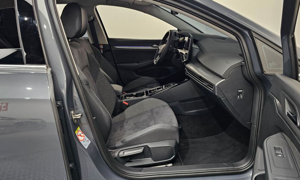 Volkswagen Golf 2.0 TDI Prestige, 2025