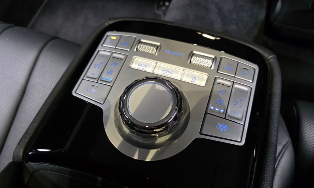 Genesis G80 Gasoline 2.5 Turbo AWD, 2025