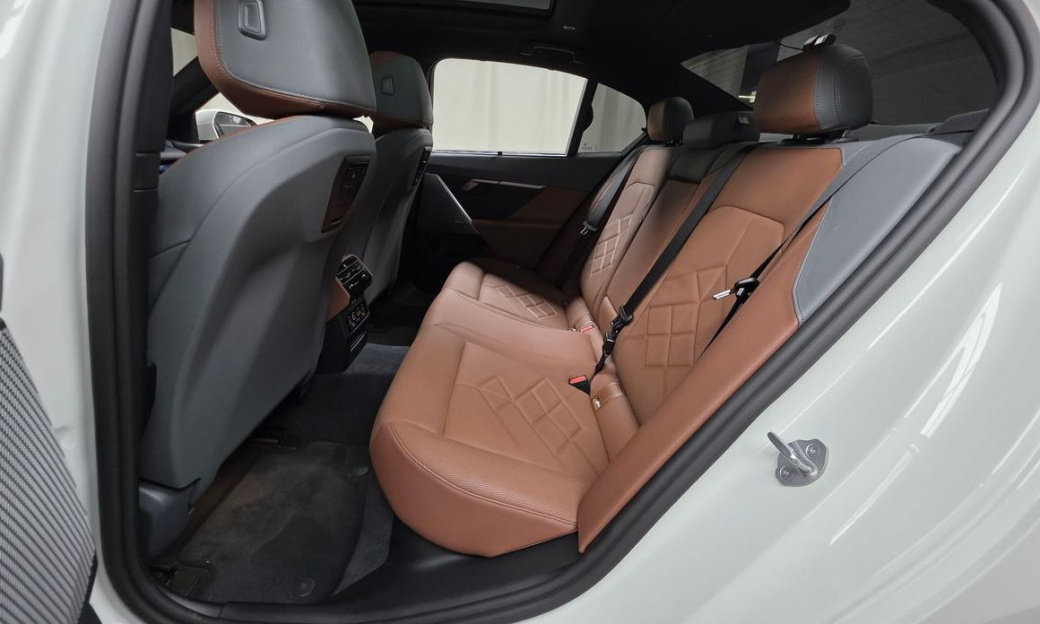 BMW 5-Series 530i xDrive M Sport, 2024