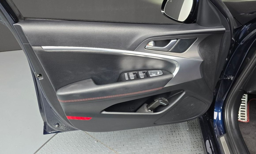 Genesis G70 Gasoline 2.5T 2WD, 2024