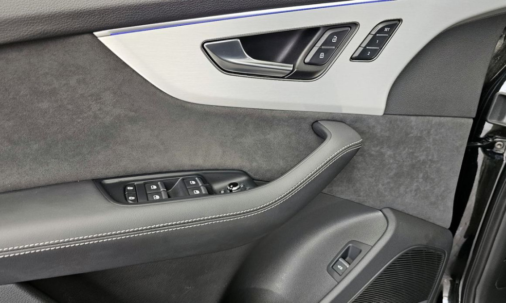 Audi Q7 55 TFSI Quattro Premium, 2025