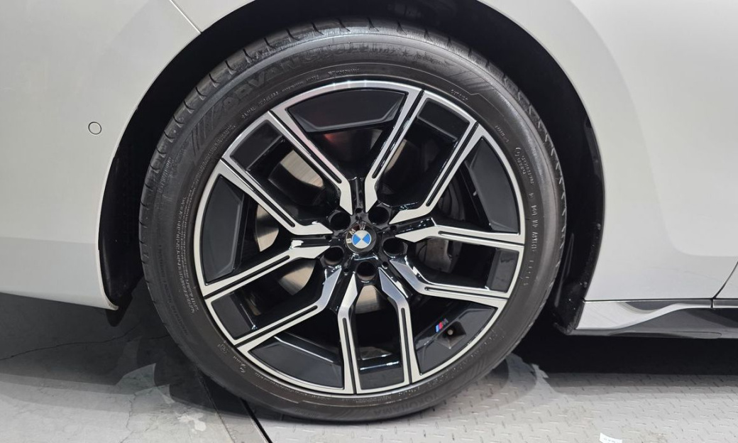 BMW 7-Series 740i xDrive M Sport, 2024