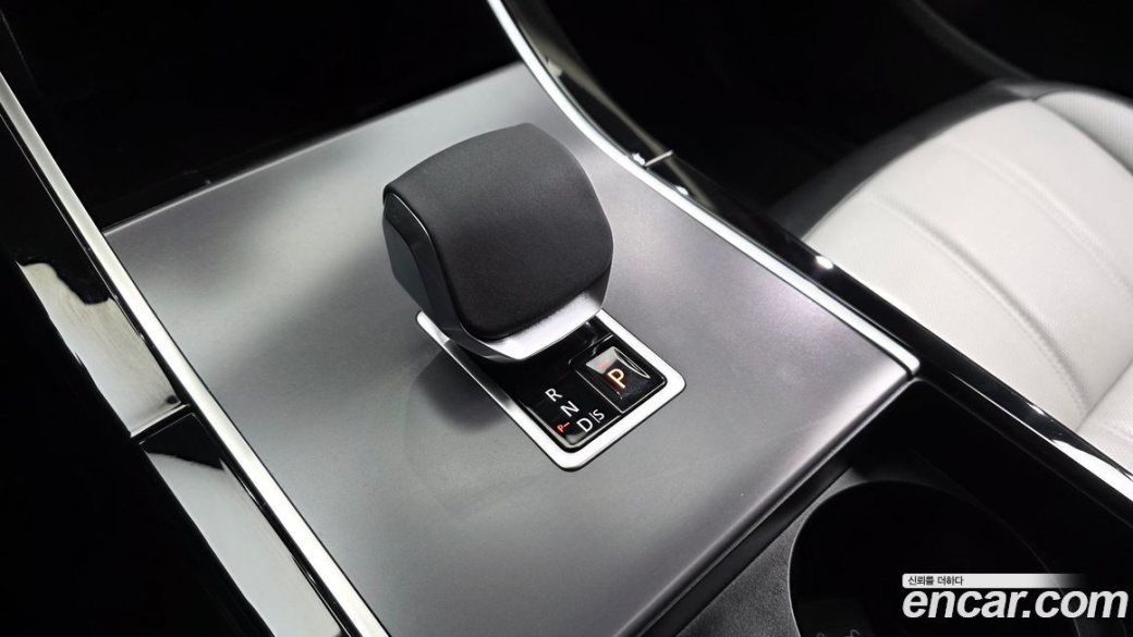 Land Rover Range Rover Evoque P250 Dynamic SE, 2025