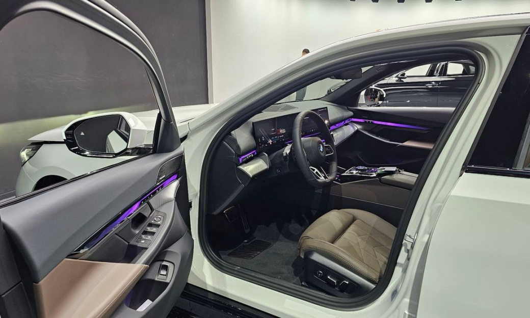 BMW 5-Series 520i M Sport, 2025