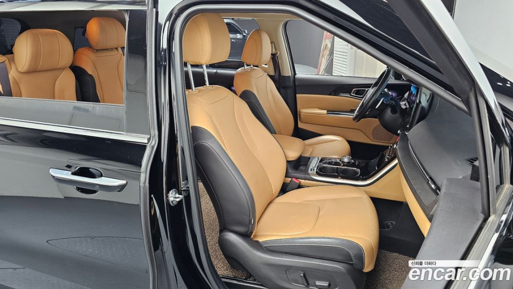 Kia Carnival 7-Seater Signature, 2023