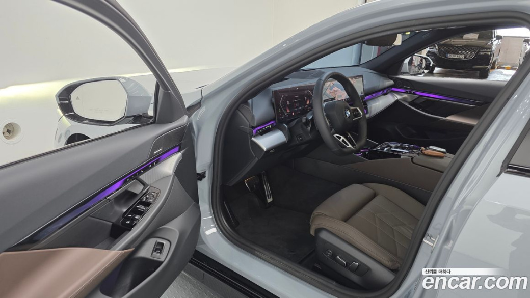 BMW 5-Series 520i M Sport, 2025