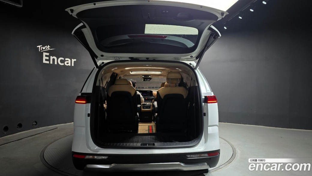 Kia Carnival 9-Seater Signature, 2022