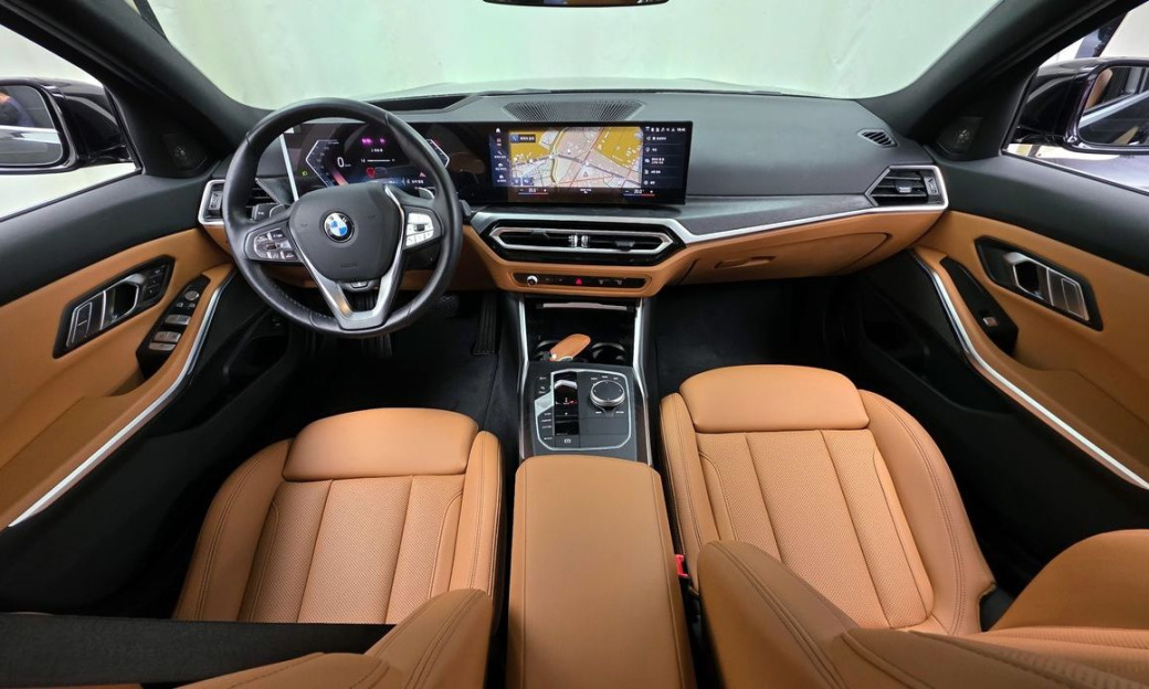 BMW 3-Series 320i Touring, 2024