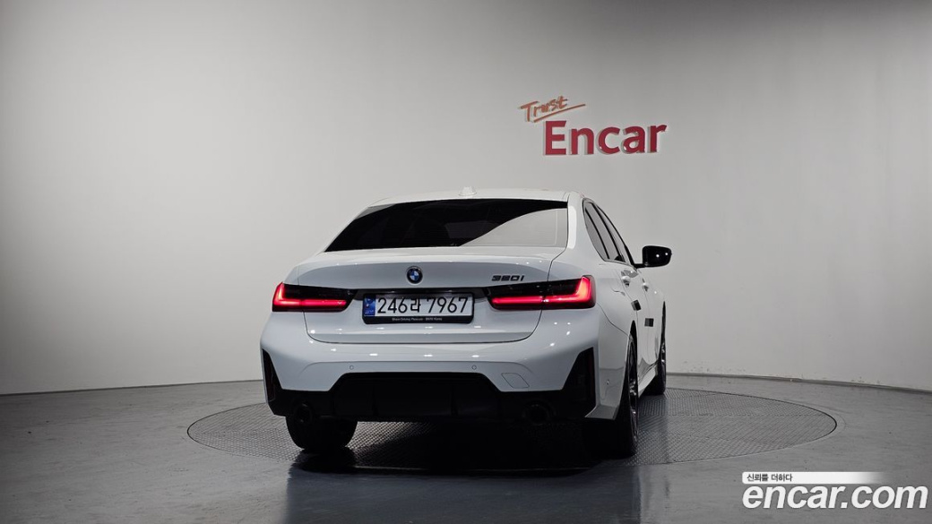 BMW 3-Series 320i M Sport, 2023