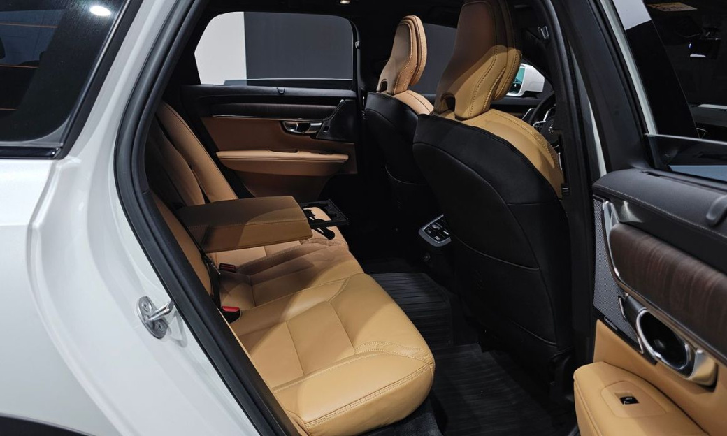 Volvo V90 B5 Ultimate AWD, 2023